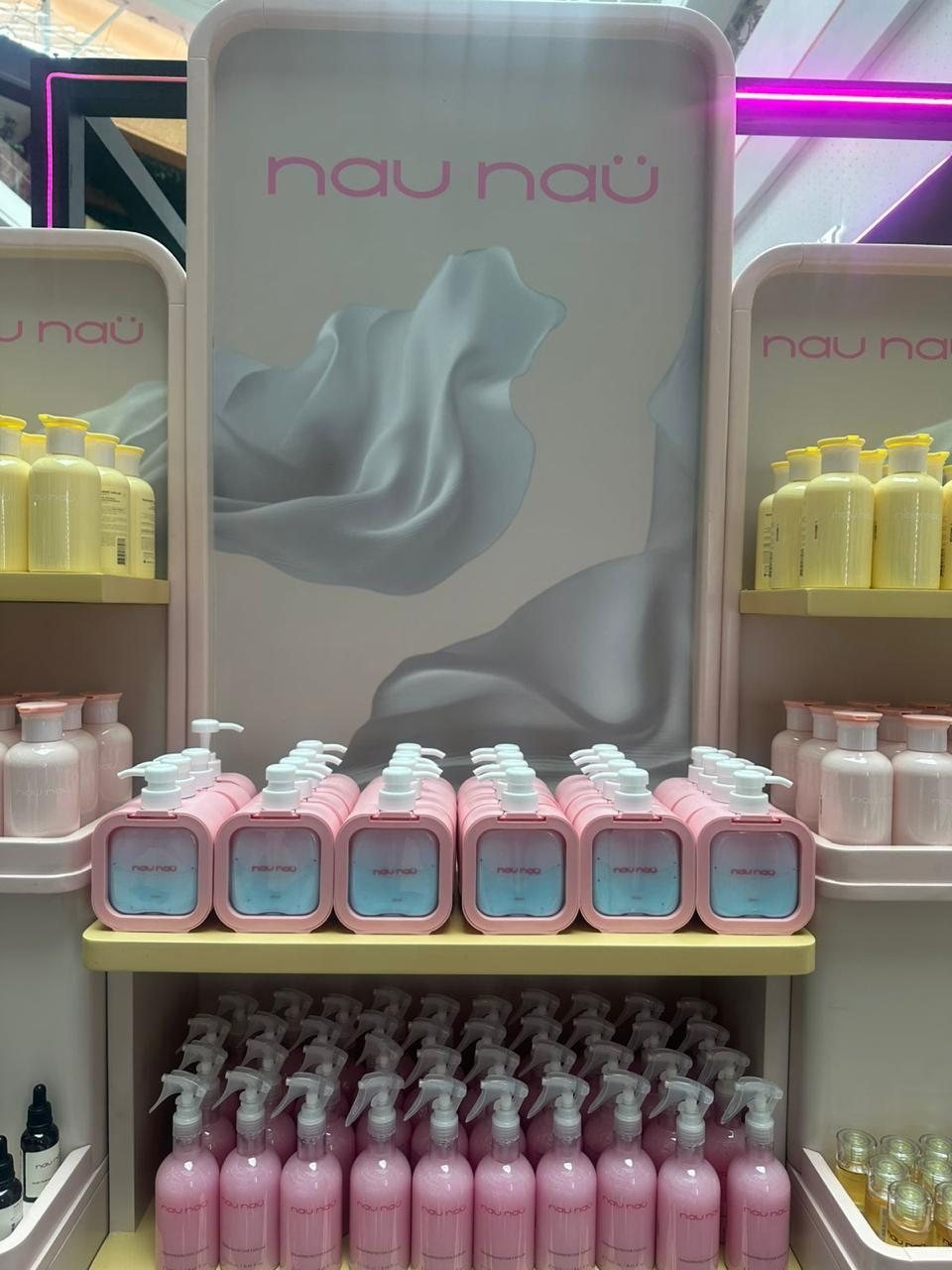 Exhibición de productos Nau Naü